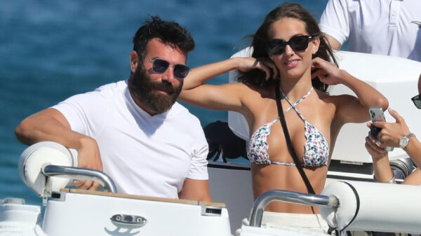 Die keer dat Dan Bilzerian een zeldzame foto zonder z'n baard deelde
