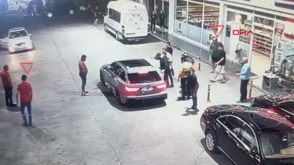 'Nederlandse burger rijdt na een ruzie in Turkije op groepje mensen in'