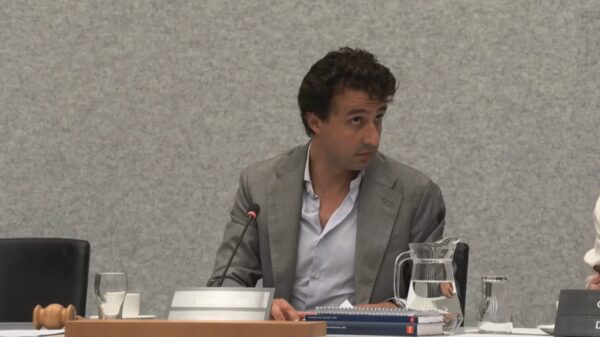 Jesse Klaver dankzij open microfoon betrapt op eerste oprechte mening