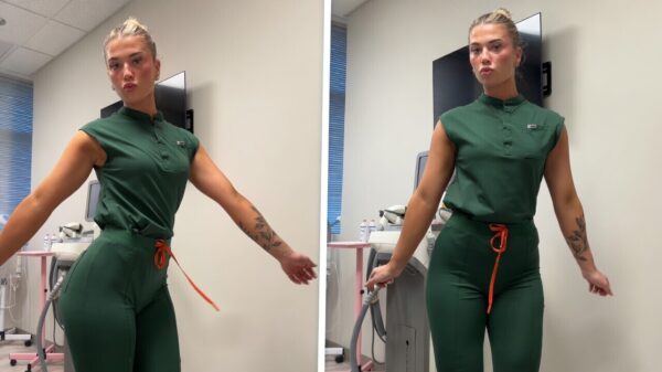 Zie jij of Chloe haar billen traint in de sportschool?