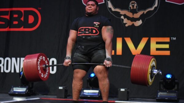 Raul Flores deadlift 511 KILO en pakt wereldrecord op WK Deadlift 2026