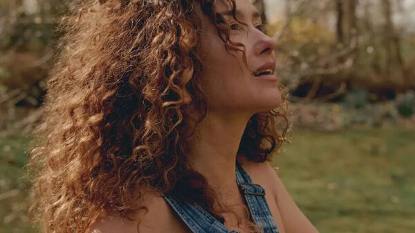 Katja Schuurman is nog helemaal niet klaar met de zomer en dat is te zien!