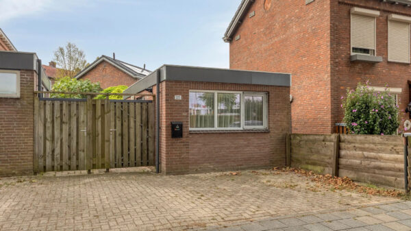 Uniek buitenkansje in Den Bosch: 'Studio' voor slecht €200.000 te koop!
