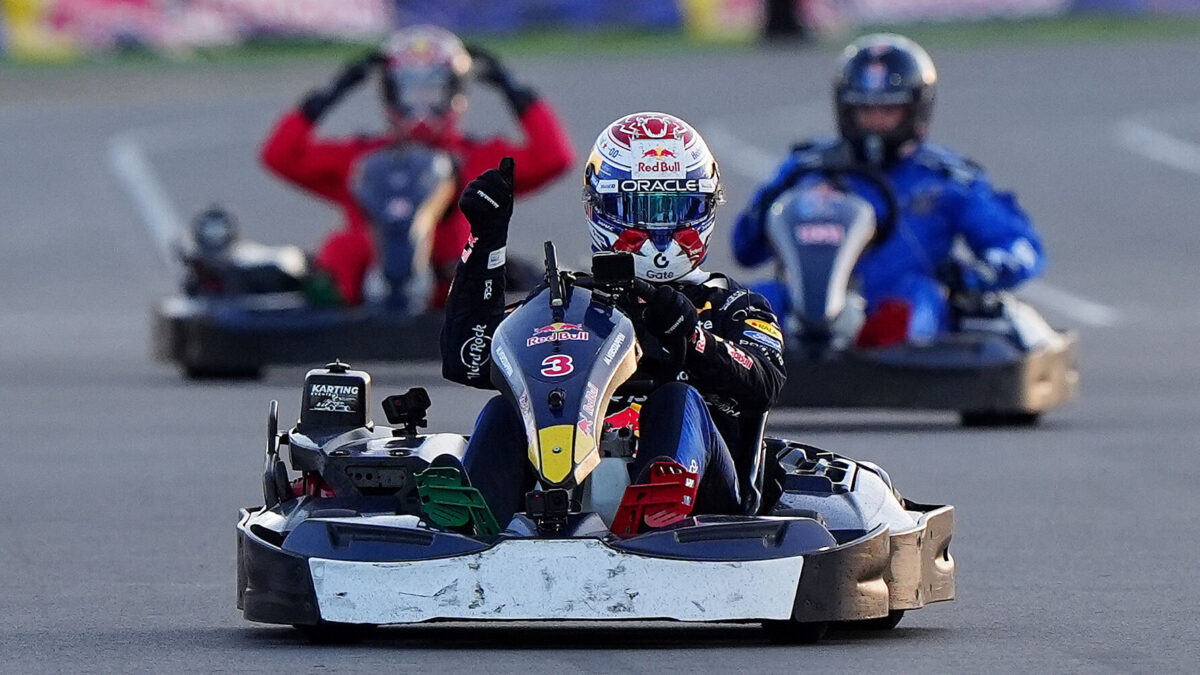Terugkijken: De hoogtepunten van Max Verstappen vs 100 amateurs in een kart
