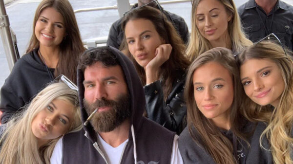 Dan Bilzerian legt even uit hoe je vrouwen versiert