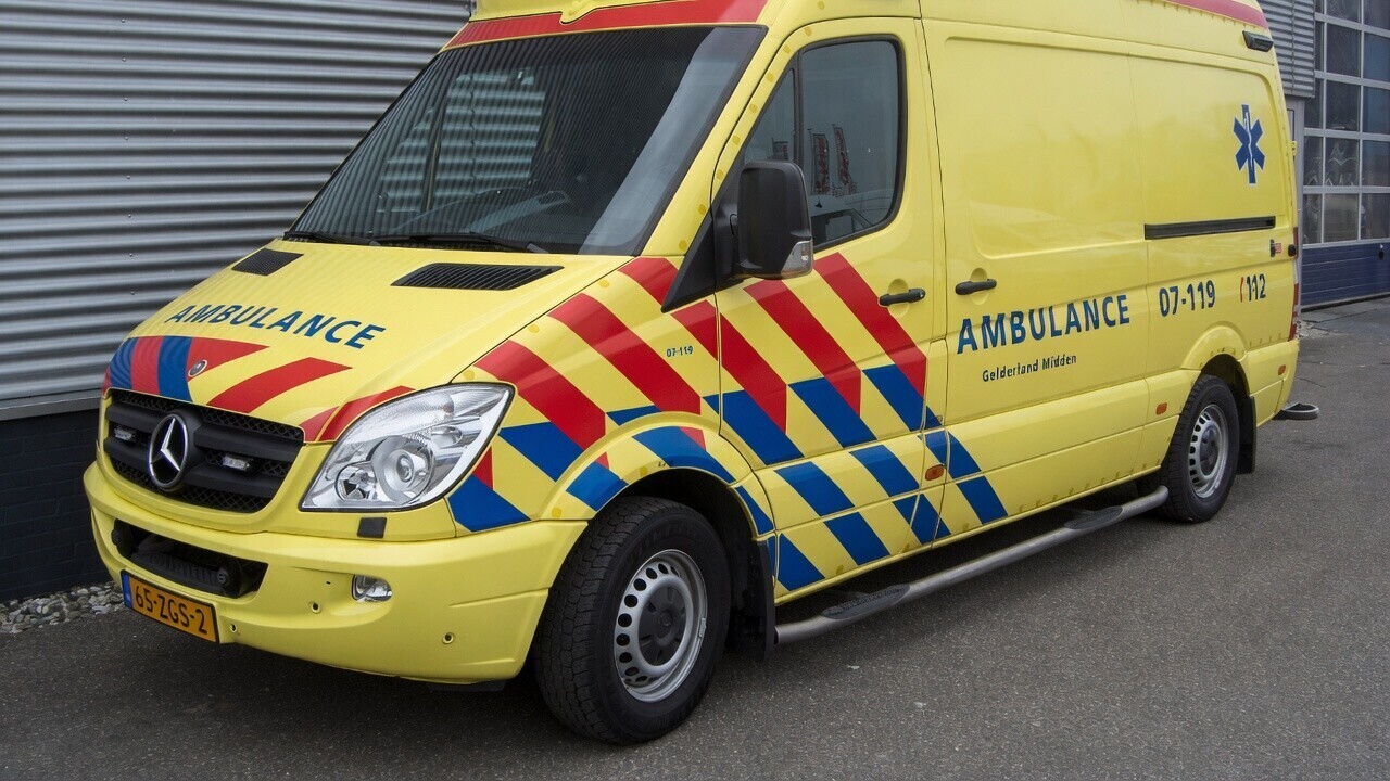 Brugleuning doorboort stadsbus bij ongeluk in Tilburg