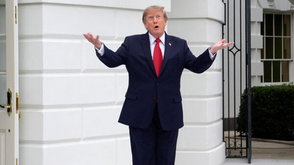 LOL: Trump onverstaanbaar of niet in beeld dankzij eigen mediaboycot