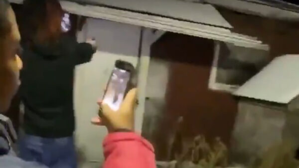 Triggerhappy idioten in Detroit zorgen voor een stroomstoring in da hood