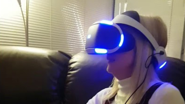 Mama zal haar ritje in de VR-achtbaan niet snel vergeten