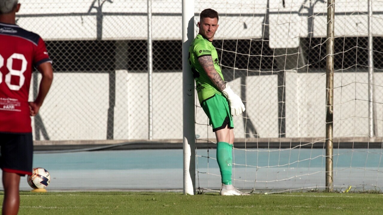 Keeper weigert 'onterechte' penalty te stoppen in Boliviaanse competitie