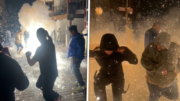 Gekkigheid in Spanje: Rennen voor een vuurstier tijdens 'Toro de Fuego'