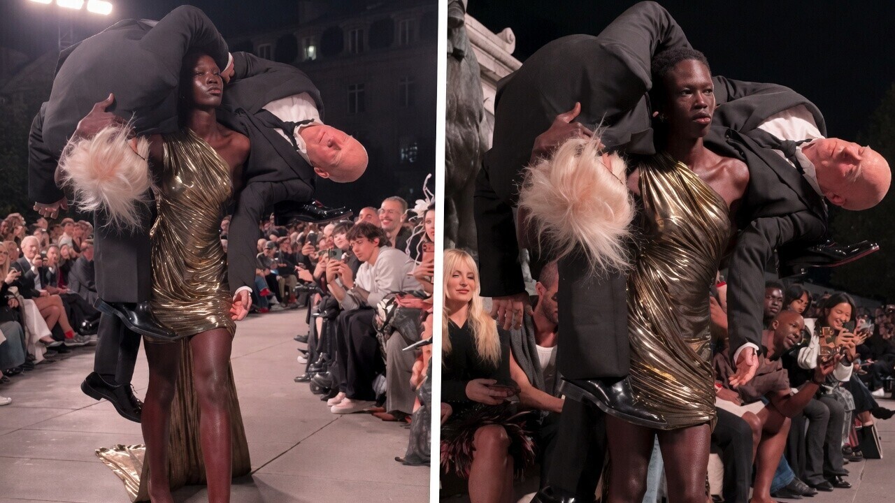 Ophef na modeshow: Soedanees model draagt "rijke witte elite" op haar rug
