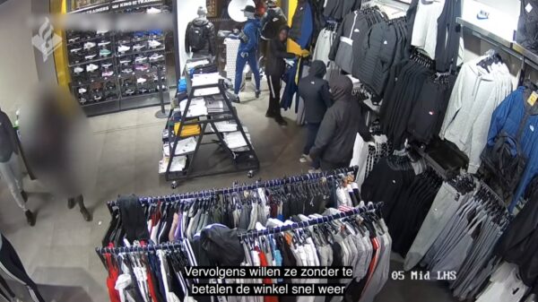 Verdachten van diefstal JD Sports gezocht