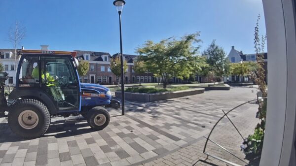 Dit is overduidelijk niet de allerbeste plek om een lantaarnpaal te plaatsen