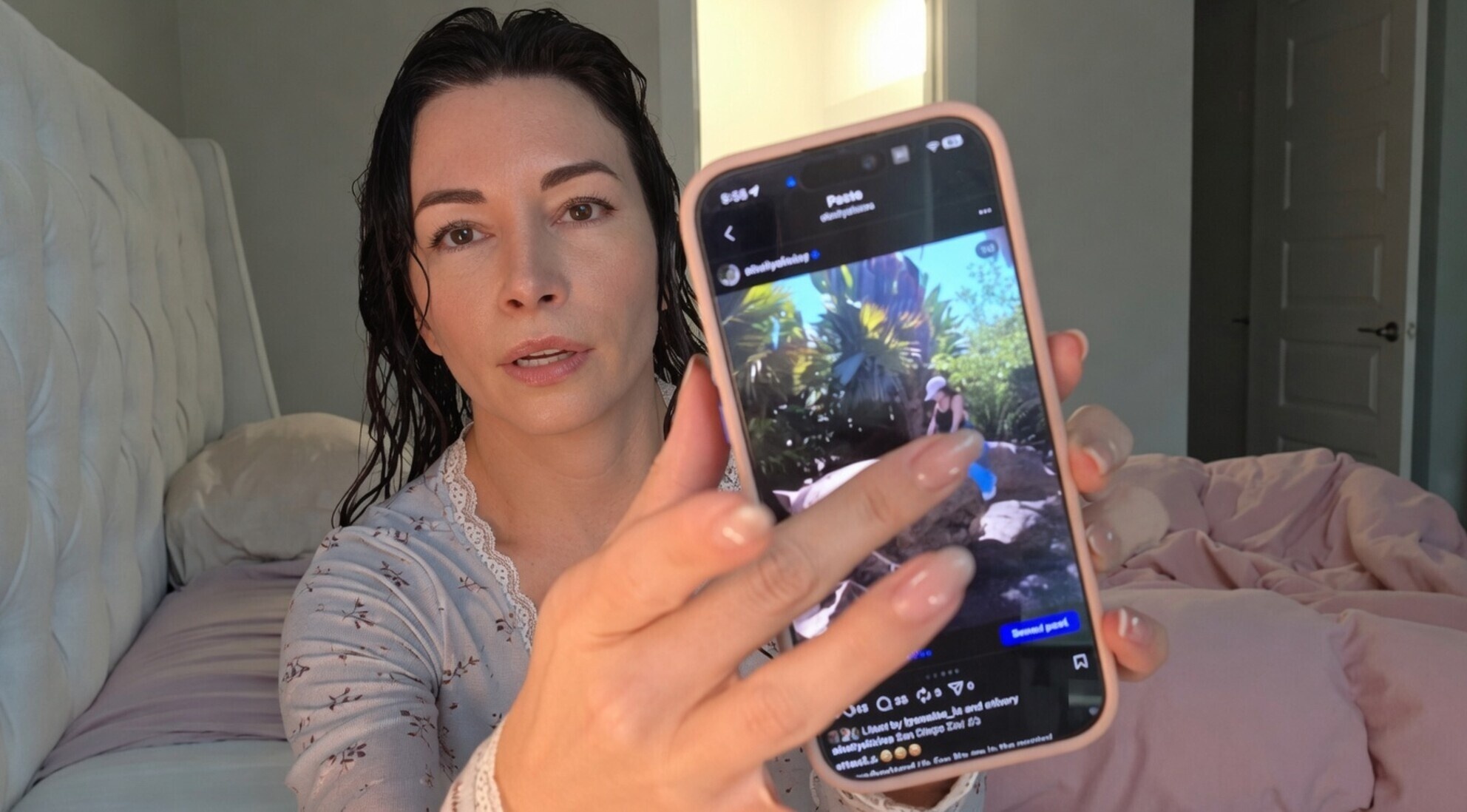 Alinity laat helemaal per ongeluk iets meer dan alleen een fotootje zien