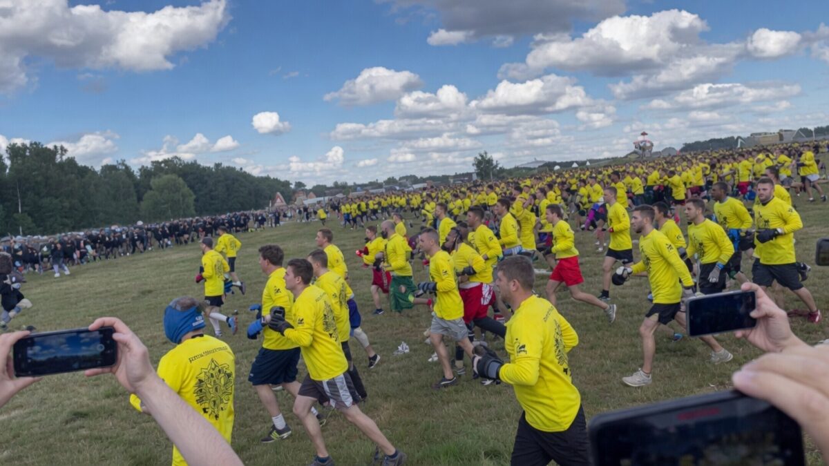 Die keer dat ze in Rusland een 500 hooligans vs 500 hooligans organiseerden