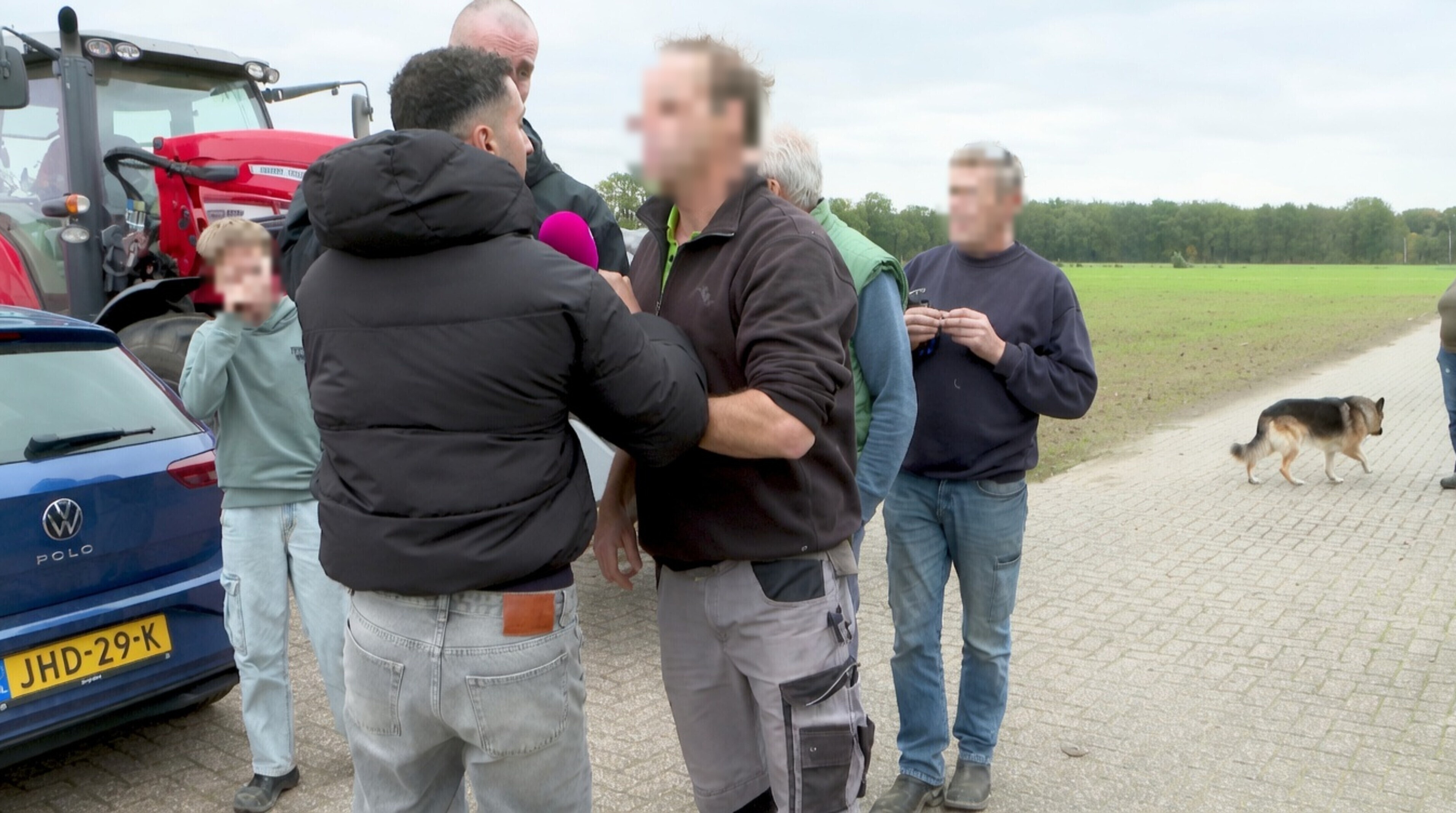 Team van PowNews belaagd na vragen over vermeende konijnenmishandeling