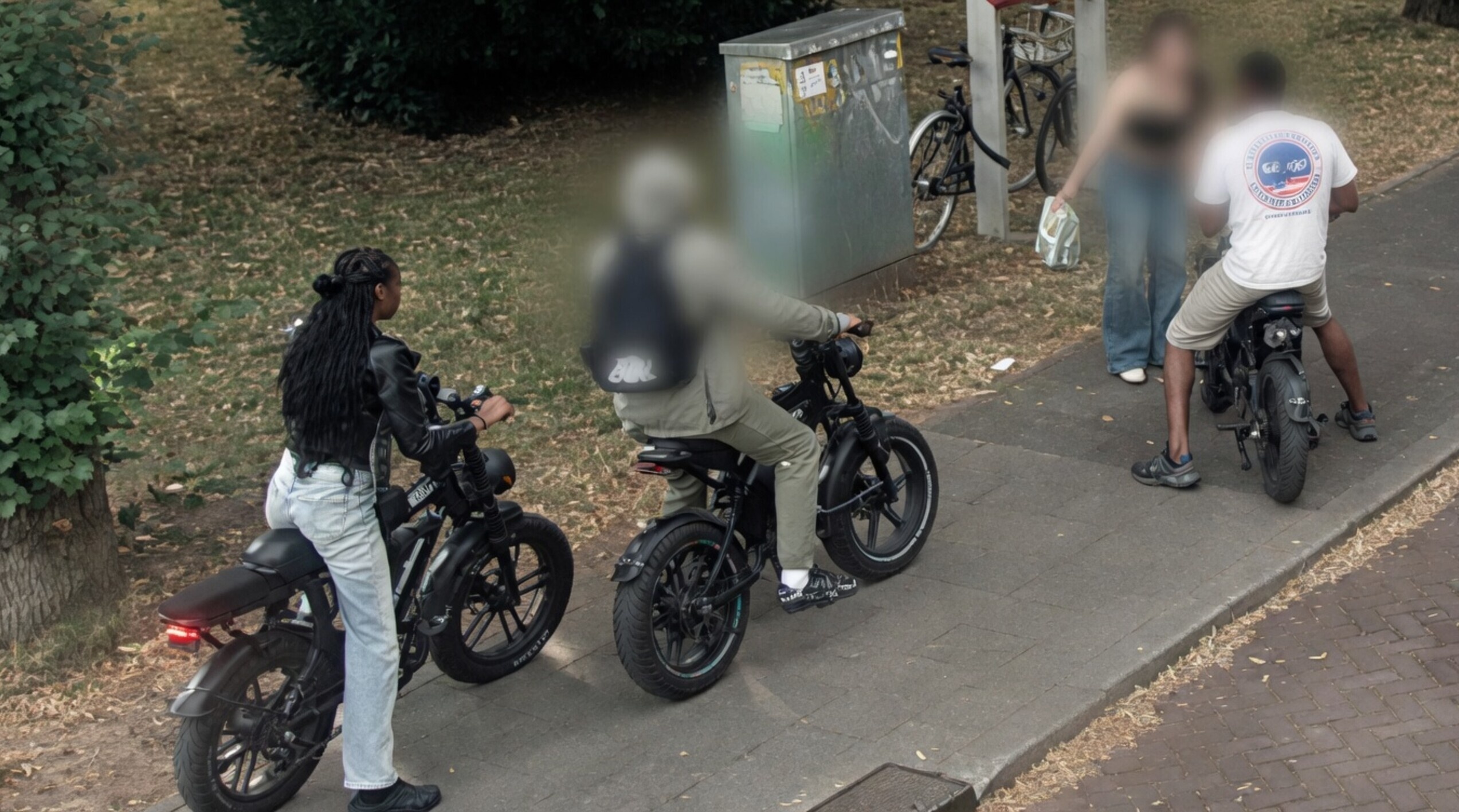 Politie toont verdachte van mishandeling en beroving 15-jarige in Rotterdam