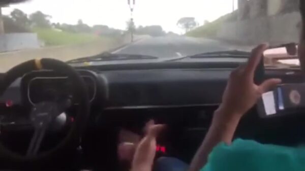 Als je motorblok er tijdens een straatrace ineens geen zin meer in heeft