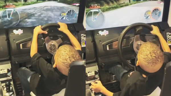 Koter met gruwelijk veel race-skills komt amper boven het stuur uit