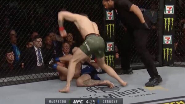 Conor McGregor mept publiekslieveling Donald 'Cowboy' Cerrone in 40 seconden naar de grond