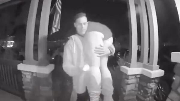 Dit is niet de beste manier om je schoonouders voor het eerst te ontmoeten