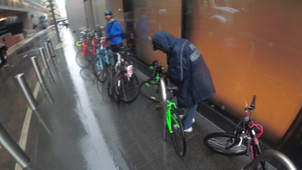 Comcast-medewerker ontslagen omdat hij een fietsendief tegenhield