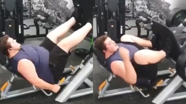 Fanatiekeling in de sportschool kan op zoek naar een schone onderbroek