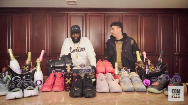 Rapper Rick Ross heeft geld teveel en showt zijn belachelijk grote sneakercollectie