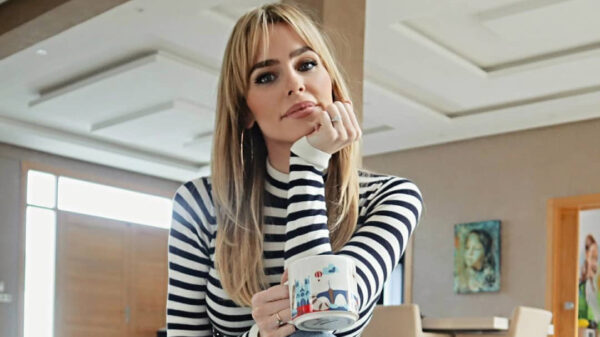 Even kennismaken met Daphne, de lekkere echtgenote van Badr Hari