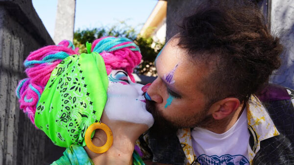 Amerikaans stelletje wordt extreem hitsig van het verkleden als clown