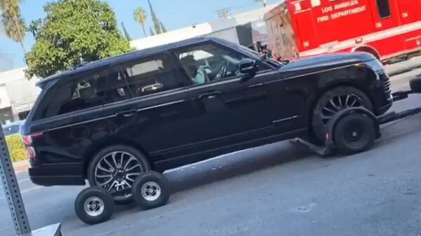 James Corden rijdt niet zelf tijdens carpool karaoke