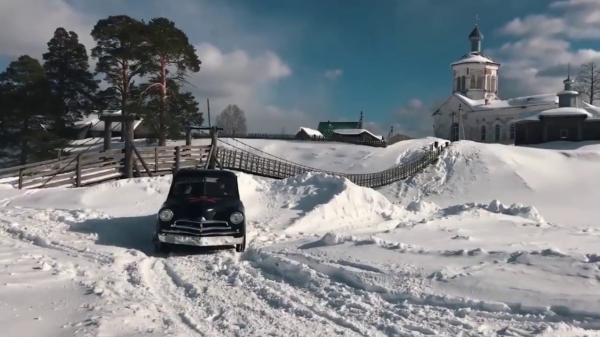 Lekker stukje door de sneeuw raggen met opa's gepimpte GAZ M20