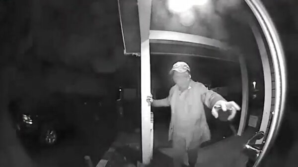 Kacheltjelam bij iemand proberen aan te bellen is nog een hele opgave