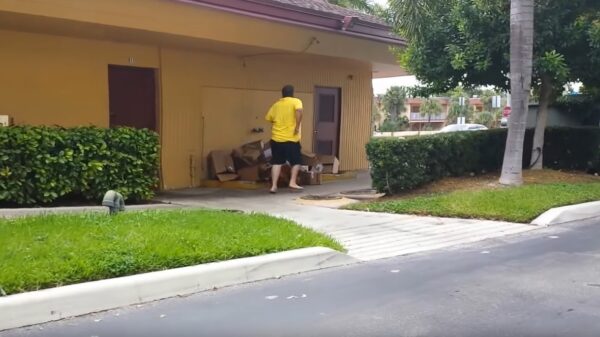 Winkeldief met een maatje meer heeft moeite om op een sukkeldrafje te vluchten