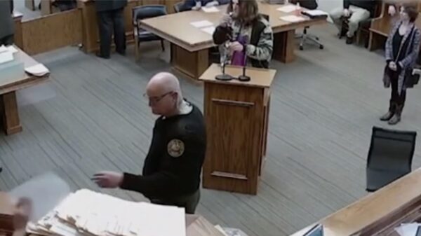 Stoner uit Tennessee steekt toeter op in rechtszaal om de legalisatie van wiet te promoten