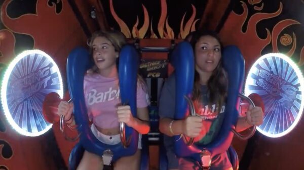 Sophie laat iedereen meegenieten van een luchtig ritje in de slingshot