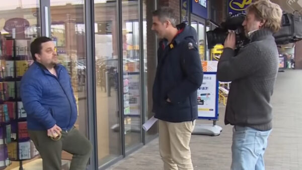 Budget-tatoeëerder laat mensen met permanente prutswerken op hun lijf zitten