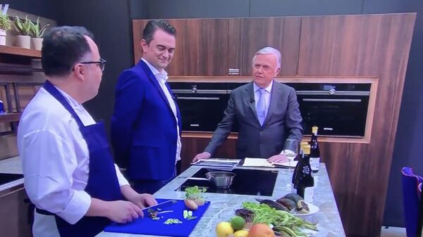 Harry Mens verbaasd dat er ook gewoon 'Marrokaantjes' in de keuken staan