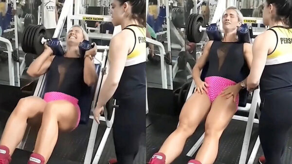 Luidruchtige fitgirl geeft ALLES wat ze in zich heeft tijdens d'r training