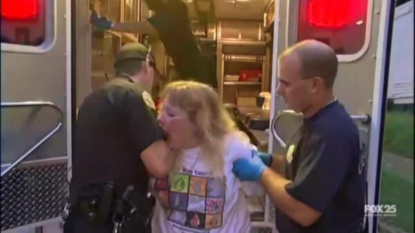 Een politieagent bijten is echt het allerdomste idee van de dag