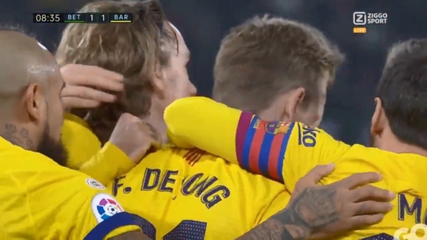 Frenkie de Jong scoort heerlijke goal en maakt de gelijkmaker voor FC Barcelona