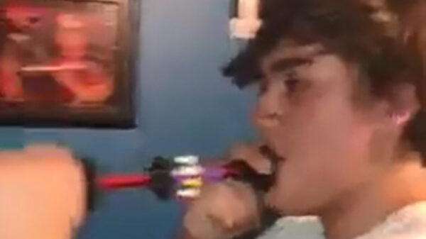 Een oorpiercing zetten is nog helemaal niet zo gemakkelijk