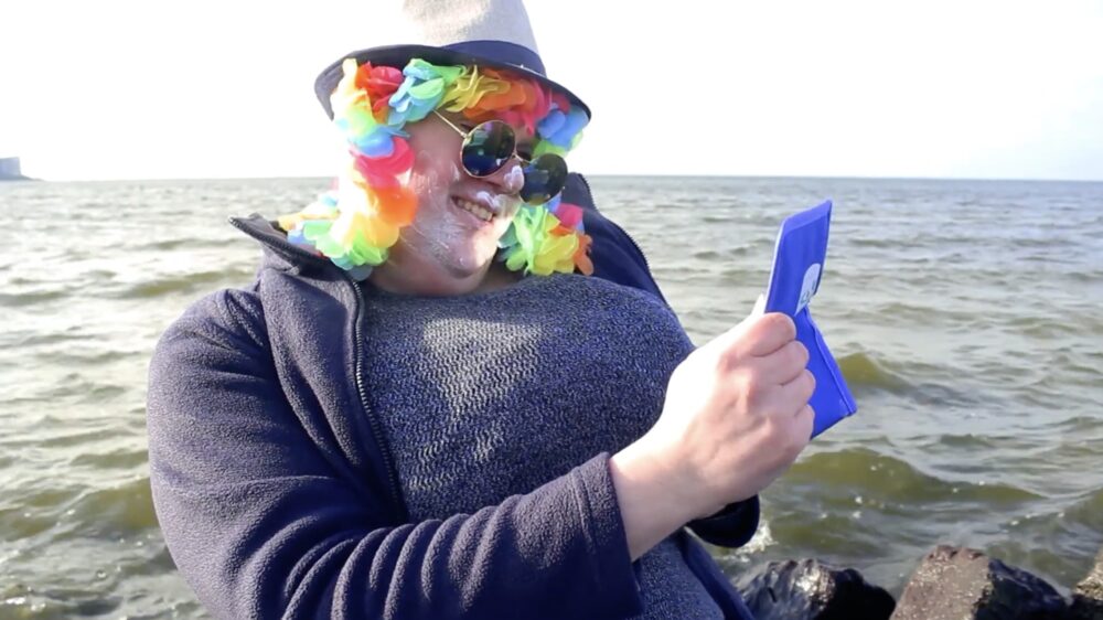 Ben's nieuwe hit "Ze Kwam Uit Een Verwend Gezin" helpt je zo van de maandagblues af