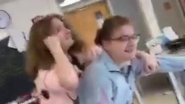 Dit is de allerslechtste bitchfight aller tijden