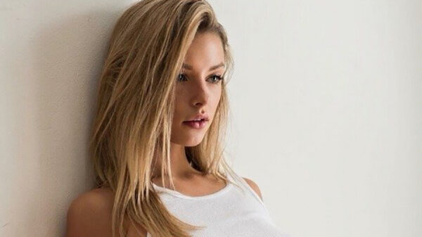 Ook op deze zondag zitten alle brassières toevallig weer in de was (105)