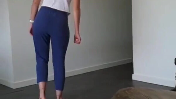 Deze dame heeft een knetterend valentijnscadeautje voor je