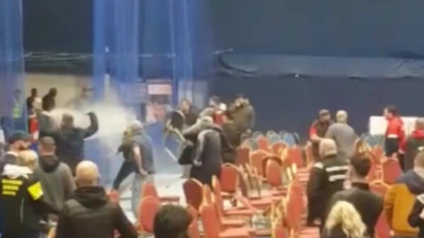 Massale vechtpartij tussen bendes tijdens jeugdbokstoernooi in Coventry, Engeland