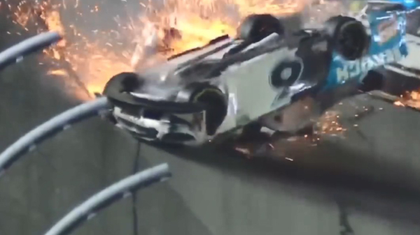 Autocoureur Ryan Newman vliegt met 352 km/h door de lucht tijdens horrorcrash in Daytona 500