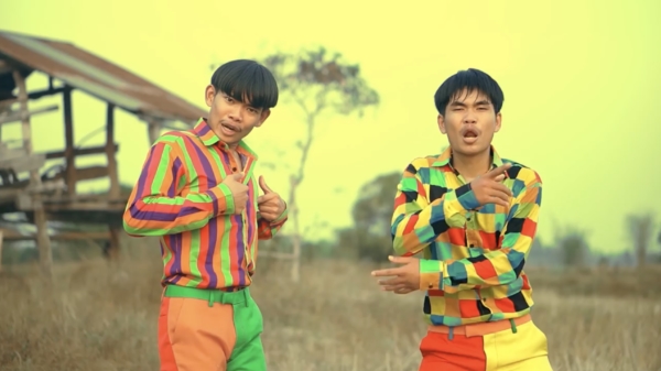 De muzikale monsterhit van de week: Malong Kongkaeng - Ma long gong gang